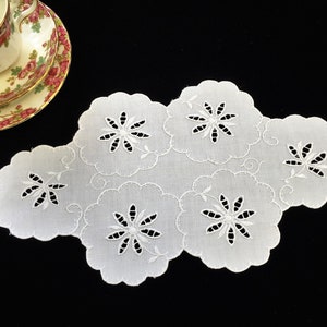 Vintage Madeira Embroidered Cutwork White Pique Linen Doily