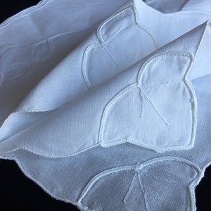 Set of 4 Unused Vintage Embroidered Whitework Cloth Napkins with Leaf Pattern