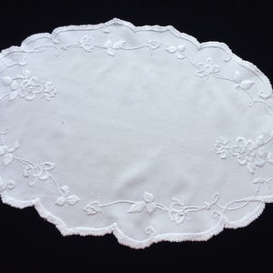 Victorian Era Antique Embroidered White Linen Small Oval Table Runner