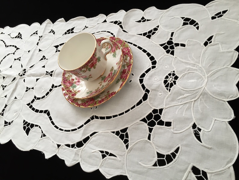 Cutwork Embroidered White Irish Linen Table Runner with Water Lilies