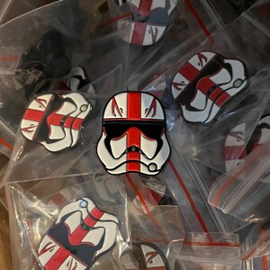 Star Wars stormtrooper Enamel Pin (Red Rogue)