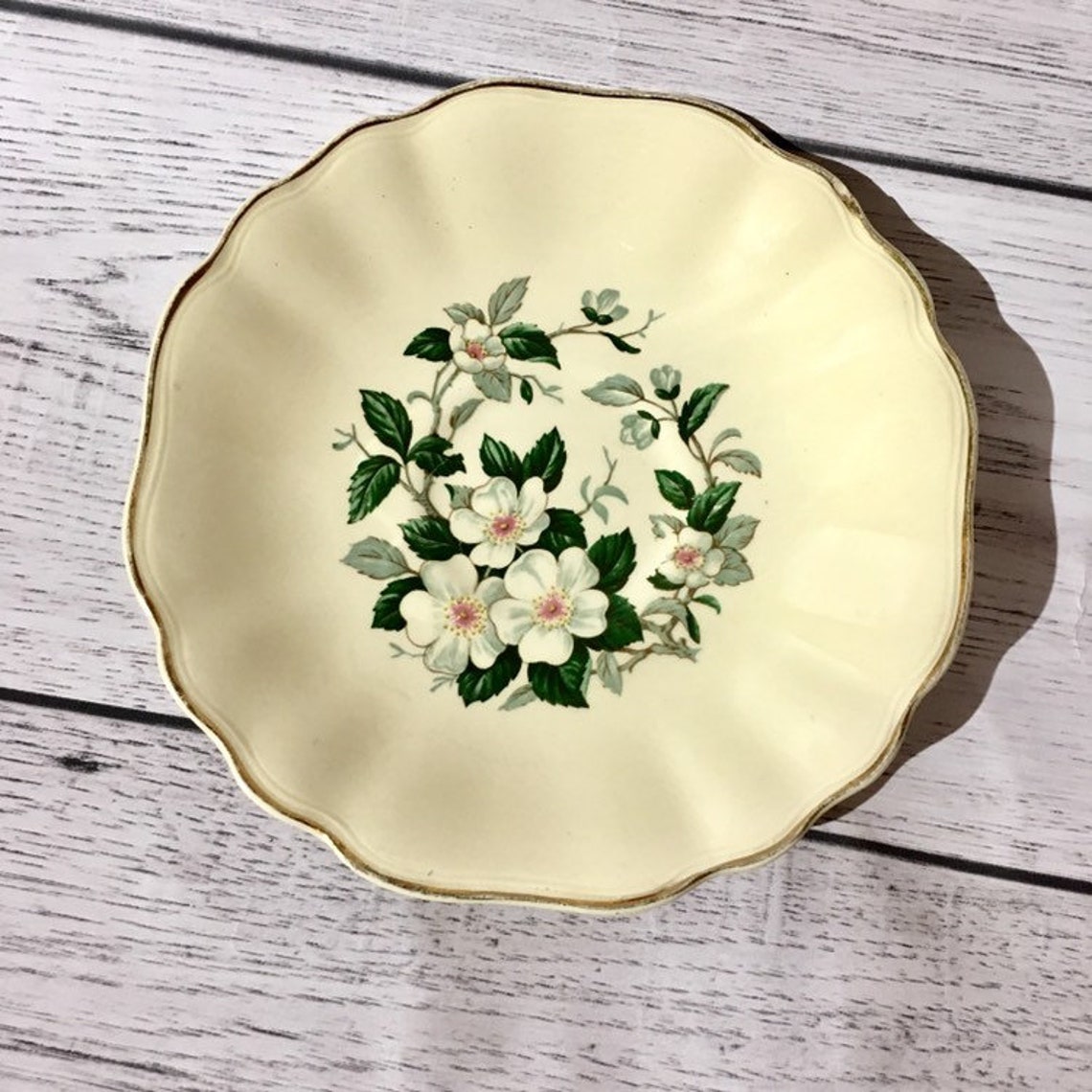 J&G Meakin Sunshine White Floral Plate. Small Vintage Decorative Plate
