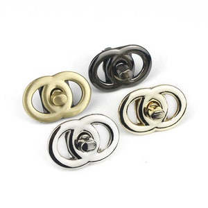 Chanel 96a Cc Logo Turn Lock Pearl Drop Clip On Earrings