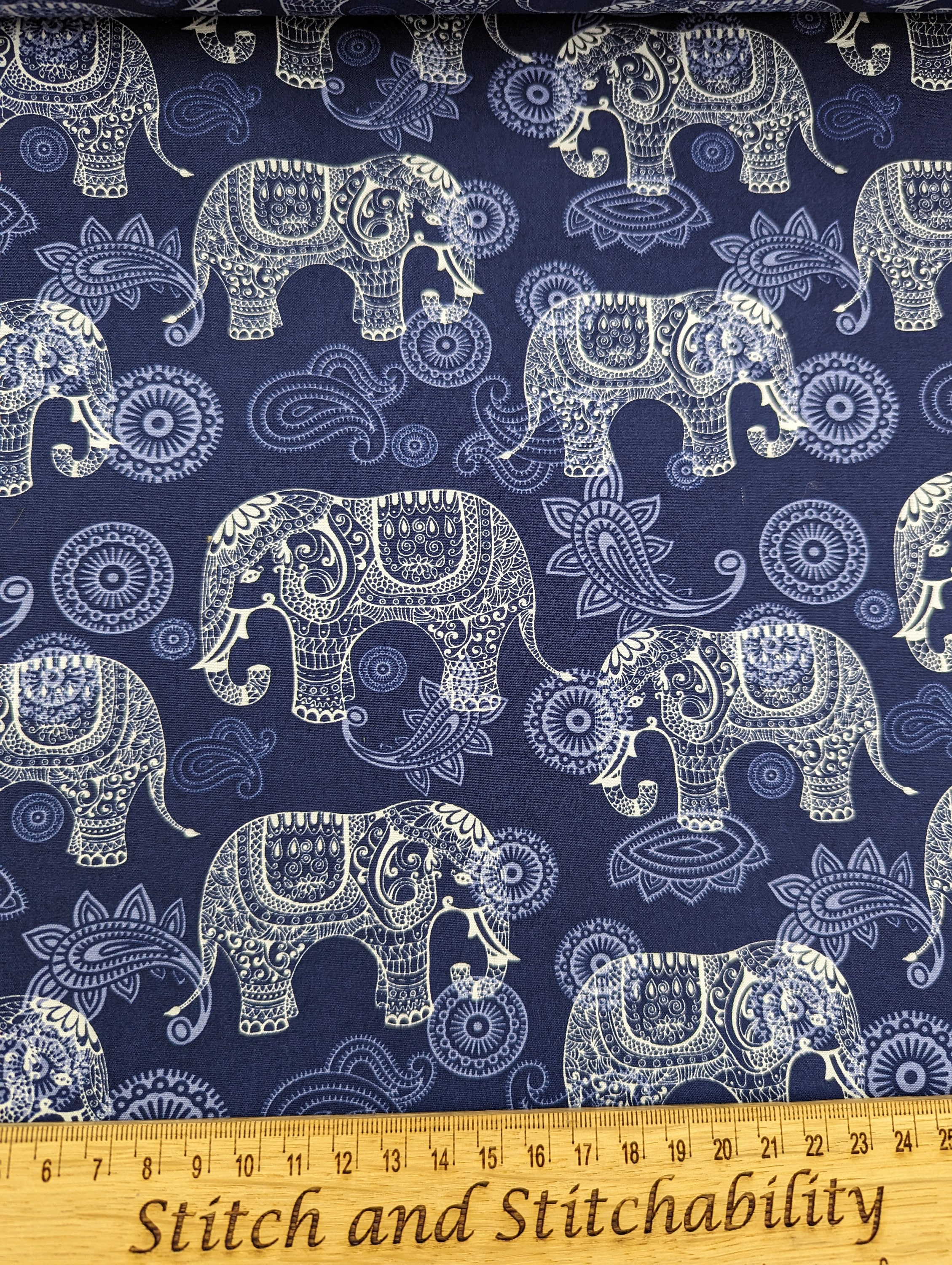 Tissu Coton 100% Popeline éléphants Roses/bleus - Coupon 50x80 Cm - Fabriqué En France - Oeko-Tex
