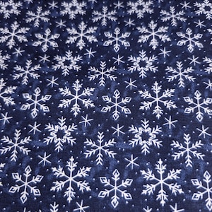 Snowflakes 100% Cotton Fabric by the metre, half metre or FQ.