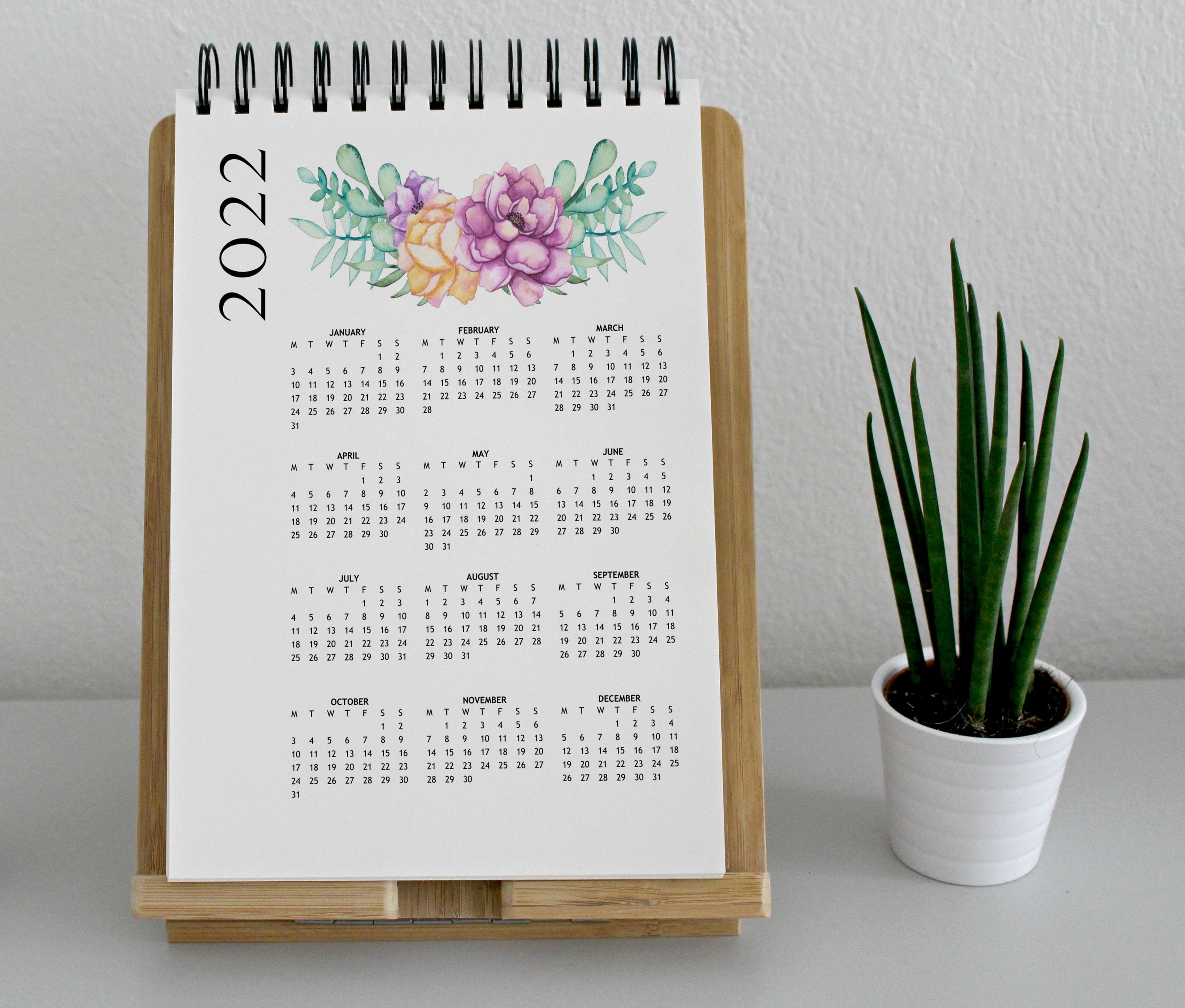 free-printable-calendar-2019-floral-paper-trail-design
