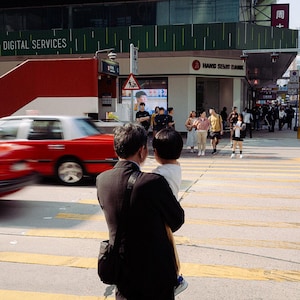 Hong Kong Taxi Crossing Street Fotoabzug