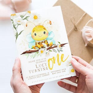 Convite de aniversário de abelha, convite para o primeiro aniversário de abelha, primeiro aniversário de menina, aniversário de abelha neutro, download instantâneo WD57