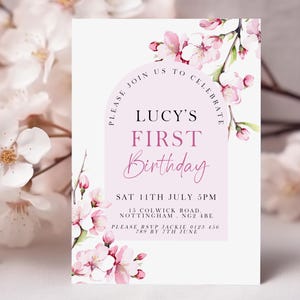 Invitación imprimible de primer cumpleaños con diseño de flor de cerezo, con flores rosas para niña, descarga instantánea, plantilla editable CB21