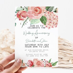 Invitación de aniversario de bodas editable, elegante invitación floral rosa para parejas, plantilla de fiesta imprimible para ella y para él.