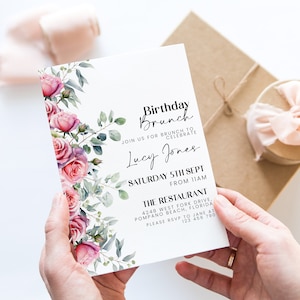 Modelo editável de convite para brunch de aniversário, convite floral rosa para mulheres, download digital, cartão de convite para festa de brunch para impressão