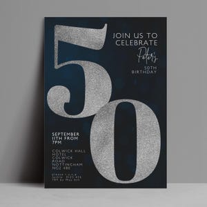 Invitación de cumpleaños número 50, invitación editable con número extragrande en azul marino y plateado brillante, descarga digital, plantilla imprimible, para hombres.