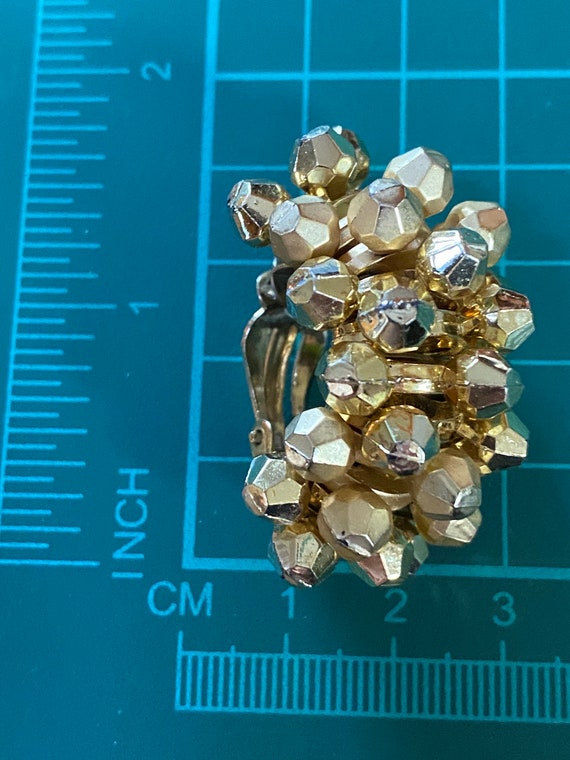 Vintage gold beaded clip on hoop earrings, queen … - image 5