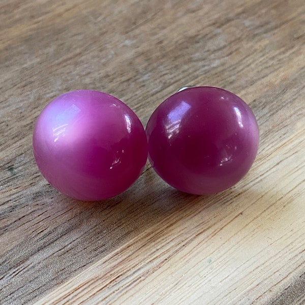 Vintage luminous pink moonglow dome clip on earrings (screwback |no pierce)