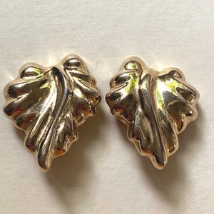 Vintage gold clip on earrings, leaf shaped earrings
