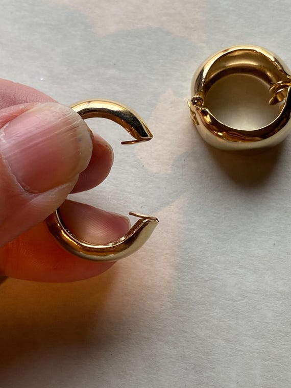 Vintage Amazing 1980s Gold or Silver Clip on Hoop Earrings