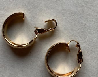 Boucles D'oreilles Clips Vintage Dorées - Sans Marque, Occasion En Très Bon état