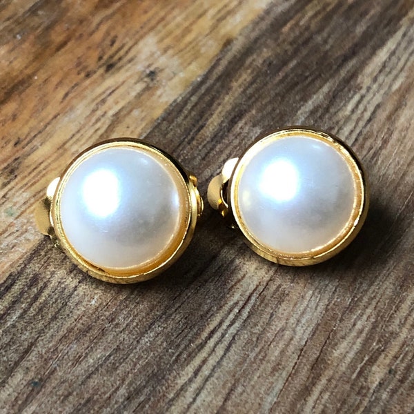 Faux pearl clip-on earrings, pearl clip earrings, clip on faux pearl (No-Piercing, Non pierced, no pierce)