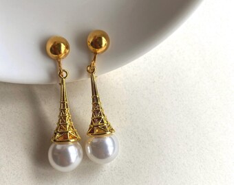 Faux pearl dangling screwback earrings