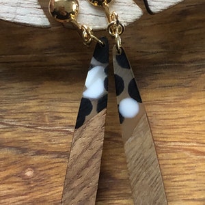 Dangling walnut and resin teardrop (black and white) modern clip on earrings