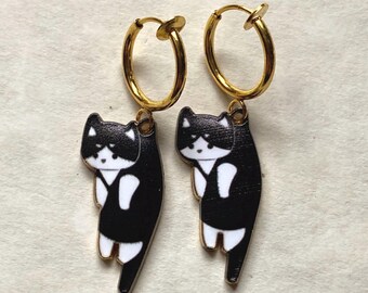 クリップオン子猫イヤリング：エナメル猫ペンダント、ピアス穴なし耳用