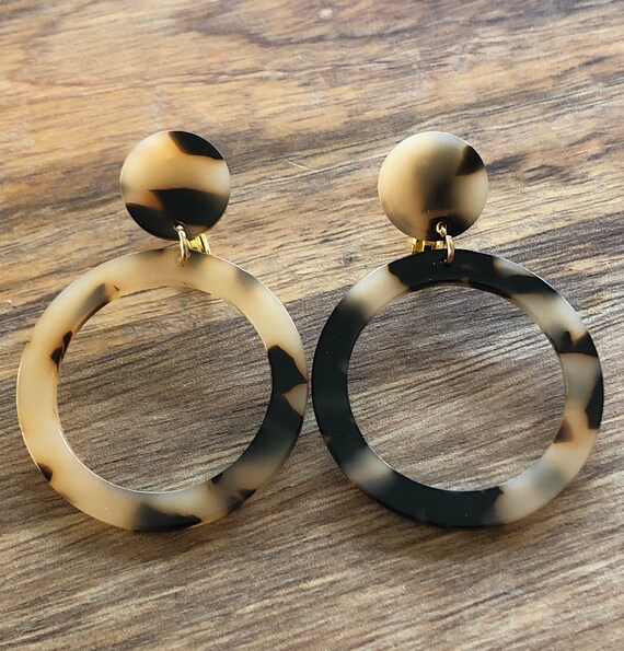 Tortoise shell clip deals on earrings
