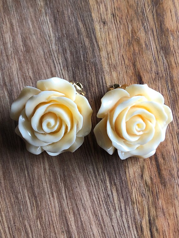 Rose clip 2024 on earrings
