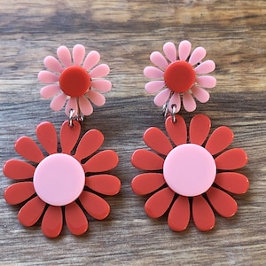 Dangling clip on earrings pink and coral daisies flowers (screwback)