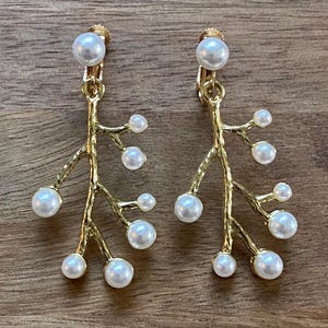 Dangling Faux Pearl Branch Clip On Earrings
