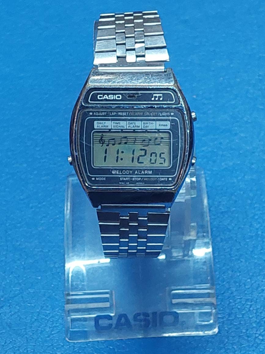 希少CASIO M-1230 MELODY ALARM デジタル クロノグラフ