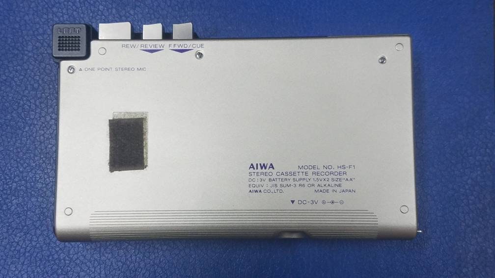AIWA HS-F1 ステレオカセットレコーダー AIWA HS-F1 very rare robust personal cassette corder review