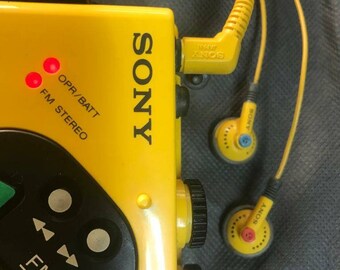 SONY WALKMAN WM-F5 スポーツウォークマン イエロー Sony WM-F5 ▷ Walkman.land