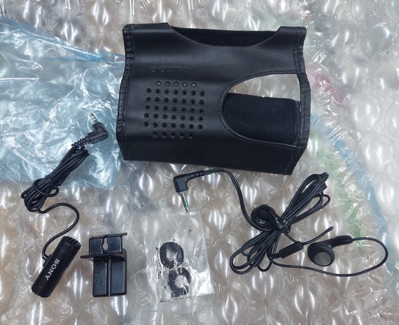 Sony Walkman Cassette Player/recorder FM/AM Radio WM-GX302 W Sony Walkman Cassette Player/recorder FM/AM Radio WM-GX302 W