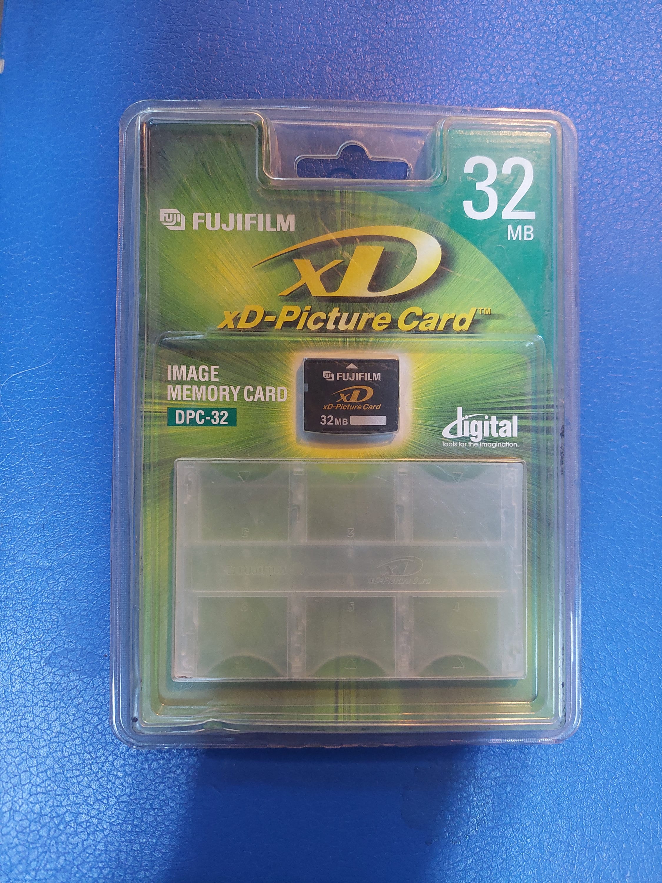 NOS 富士フイルム XD ピクチャーカード - 32MB フラッシュメモリ