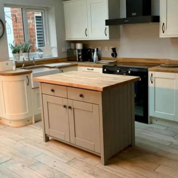 kitchen island (The Windermere)