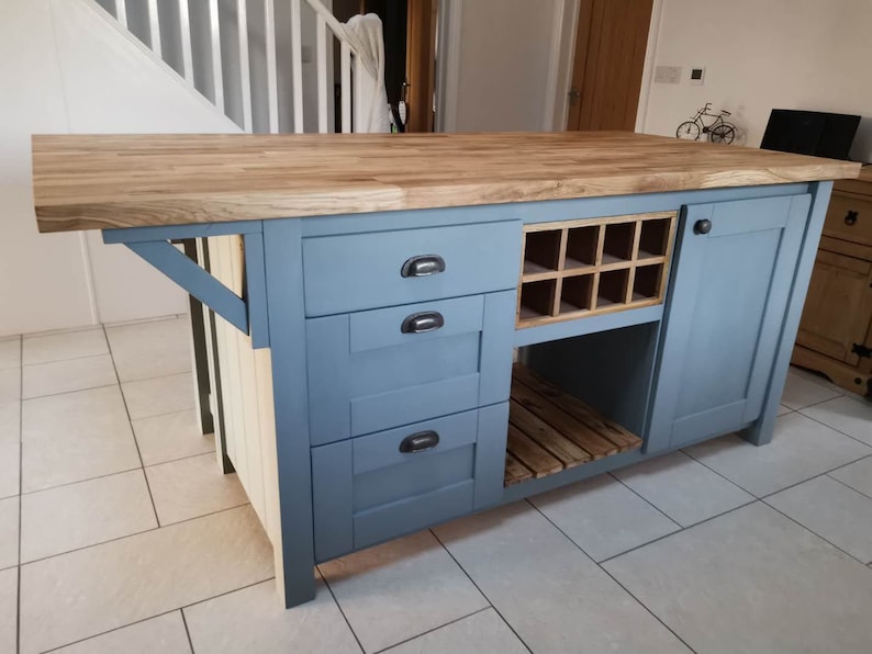 shaker bespoke kitchen island (the Winchester)