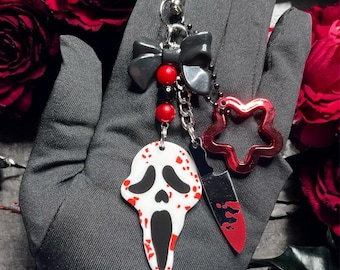 Horror Keychain – Spooky Slasher Charm, Bloody Knife Keychain, Creepy Cute Goth Accessory, Halloween Horror Gift