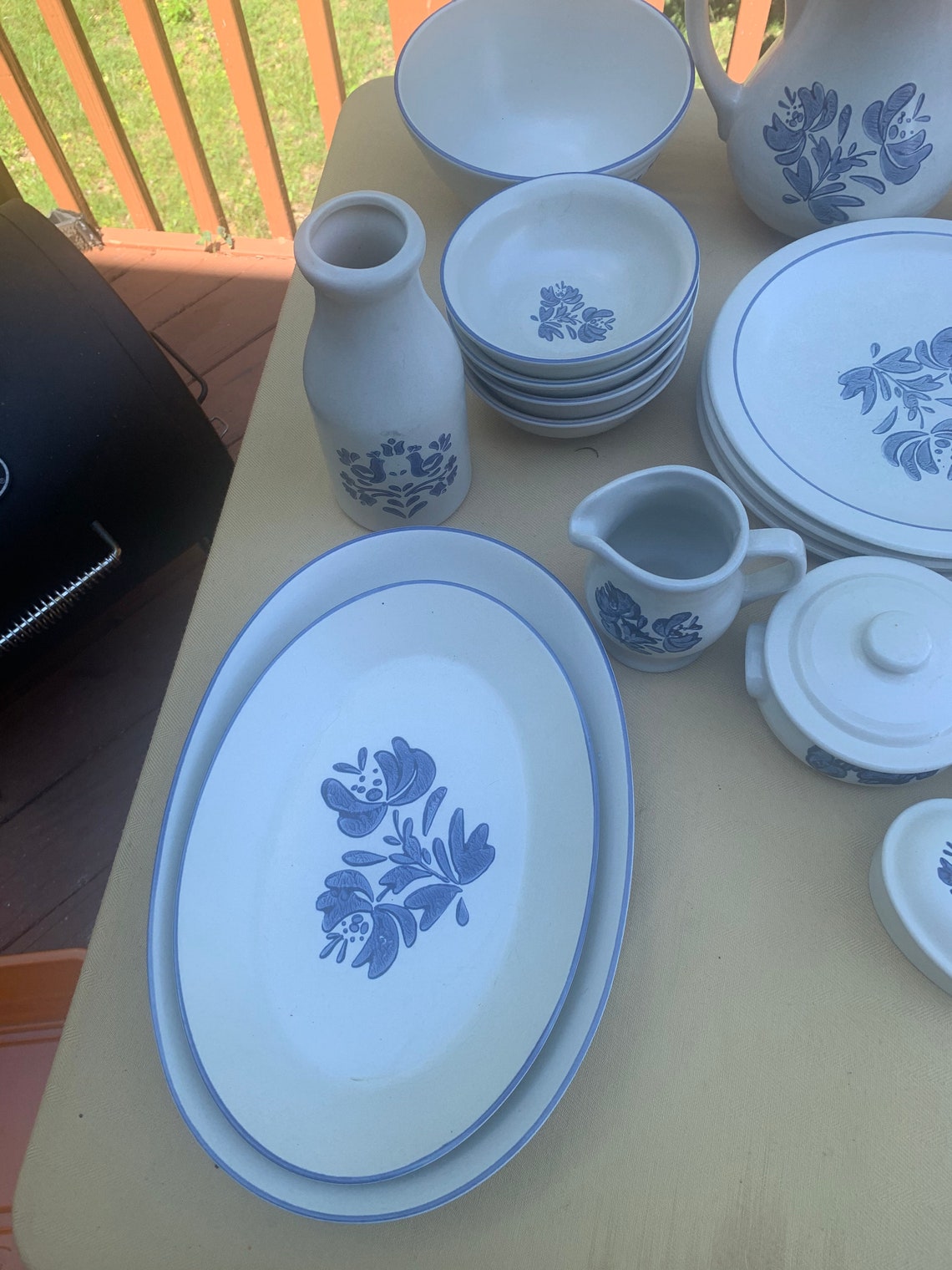 Vintage Pfaltzgraff Yorktowne 31 Piece Dinnerware Set Etsy