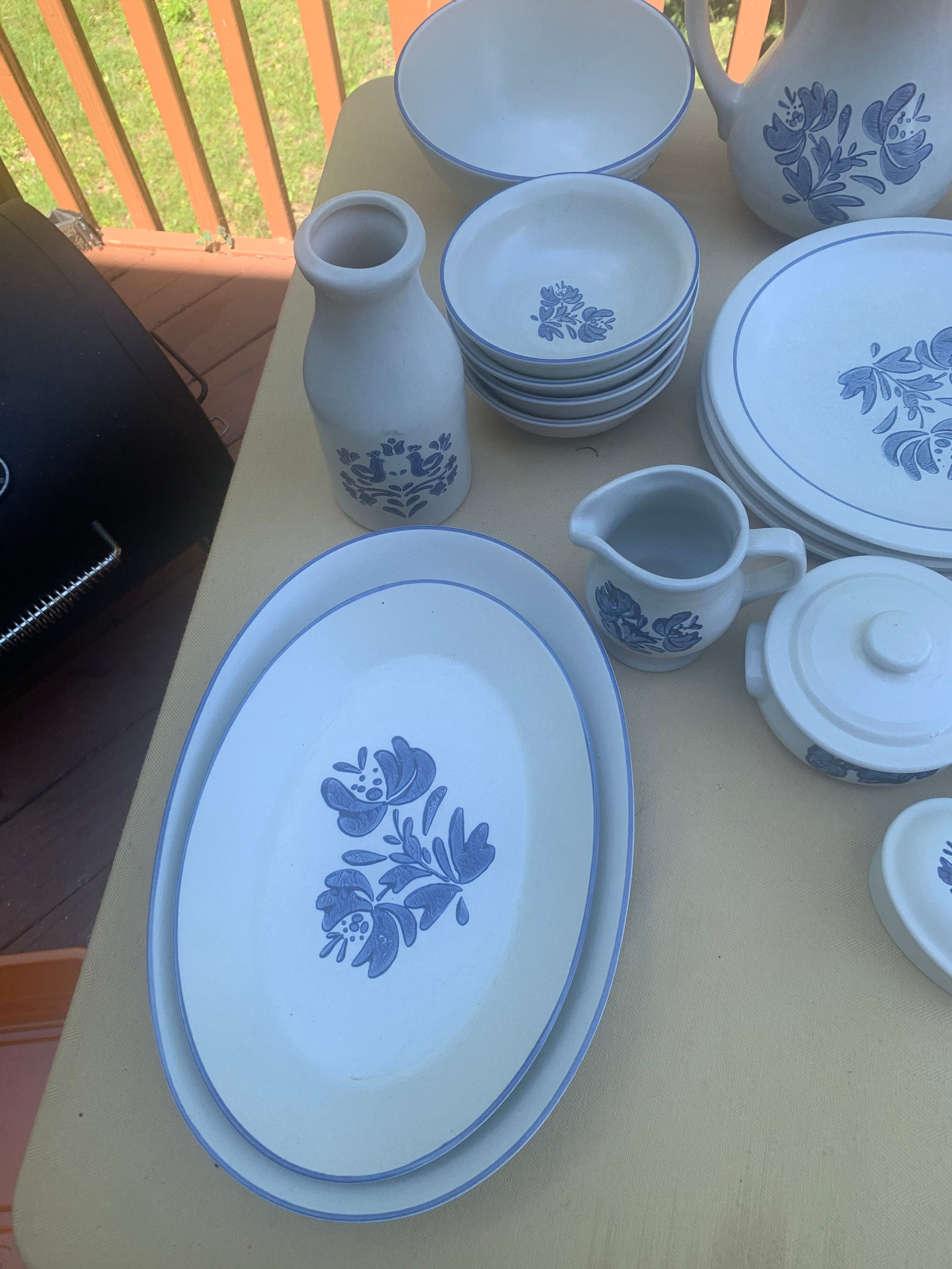 Vintage Pfaltzgraff Yorktowne 31 Piece Dinnerware Set Etsy