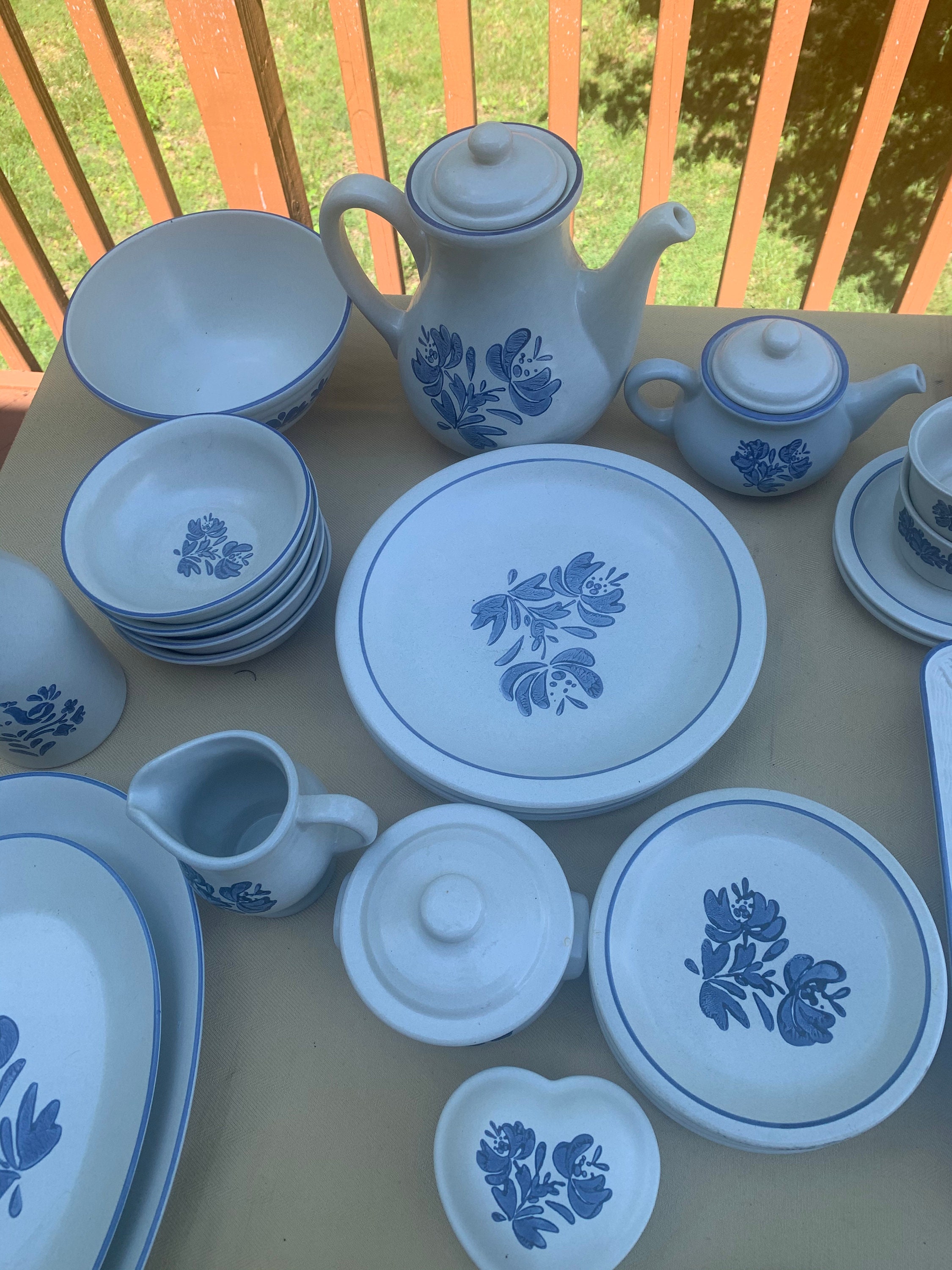 Vintage Pfaltzgraff Yorktowne 31 Piece Dinnerware Set Etsy