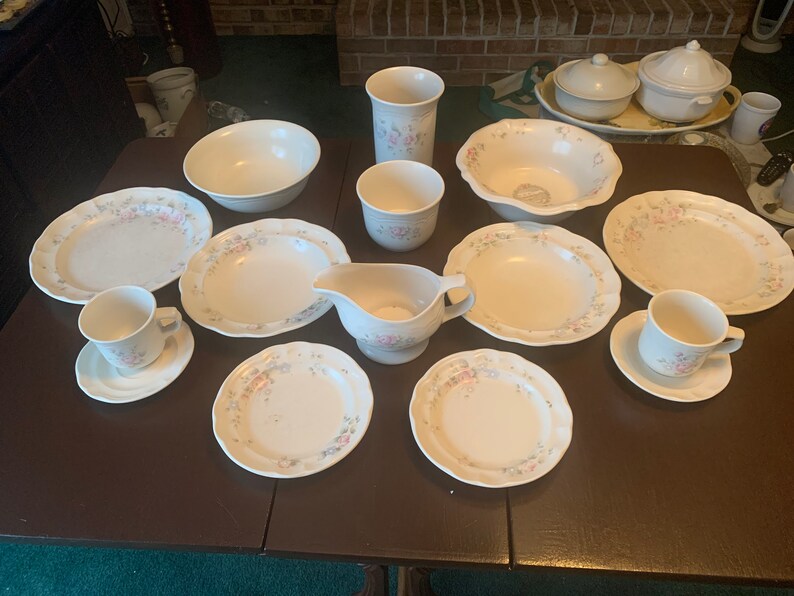 Vintage Pfaltzgraff Tea Rose 15 Piece Dinnerware Set Etsy