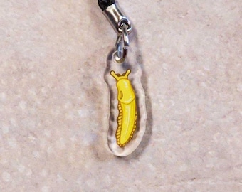Llavero/correa para teléfono de acrílico con diseño de babosa banana en miniatura