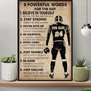 Personalisierter Fußballspieler Poster, 8 kraftvolle Wörter American Football Life Lessons, Geschenk für Fußballliebhaber, Abschlussgeschenk