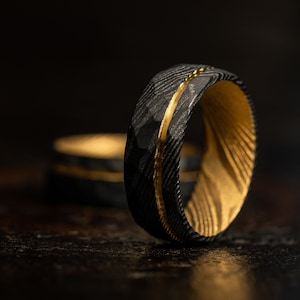 Black Hammered Damascus Steel Ring Yellow gold steel Band 8mm Ring Men Wedding Ring damascus steel ring Ring Men Engagement Ring Men