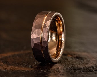 Chocolate Hammered wedding Ring, Hammered Brushed Tungsten Band, Rose gold strip, Mens Ring, 8mm Tungsten, Wedding Band, Brushed Ring