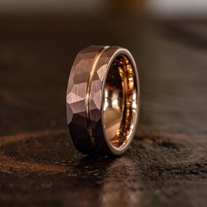 Chocolate Hammered wedding Ring, Hammered Brushed Tungsten Band, Rose gold strip, Mens Ring, 8mm Tungsten, Wedding Band, Brushed Ring