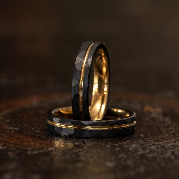 Geelgouden zwarte gehamerde damesring, zwarte en gouden ring, wolfraam ring, dames trouwring, zwarte ring, wolfraam ring, trouwring