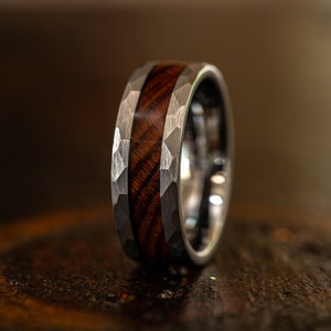 Hammered wood wedding Ring, Hammered ring with Ironwood, Wood inlay ring, Wood ring,  Mens Ring, 8mm Tungsten, Wedding Band, wood band