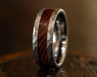 Hammered wood wedding Ring, Hammered ring with Ironwood, Wood inlay ring, Wood ring,  Mens Ring, 8mm Tungsten, Wedding Band, wood band