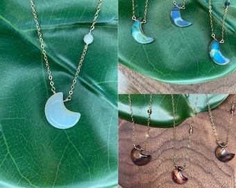 Crescent Moon & Twinkle Pendant Necklace / Labradorite, Moonstone, Fluorite / Gold Filled Cable Chain Necklace